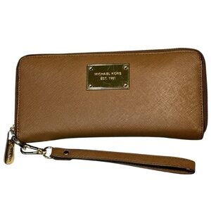 Michael Kors Jet Set Travel Continental Wristlet Wallet Saffiano Leather